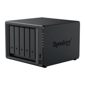 DiskStation DS1525+ — Synology: 5x 3.5"/2.5" + 2x NVMe M.2 cache | AMD Ryzen V1500B 4c@2.2GHz - 8GB | 2x 2.5GbE + 10GbE opcional