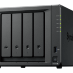 DiskStation DS925+ — Synology: 4x (3.5″/2.5″) + 2x NVMe M.2 cache | AMD Ryzen V1500B 4c@2.2GHz – 4GB | 2x 2.5GbE miniatura 1