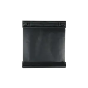 Tapa Ciega Tipo Cortina, Para Rack de 19 in, Ajustable de 4 a 51 UR, Color Negro