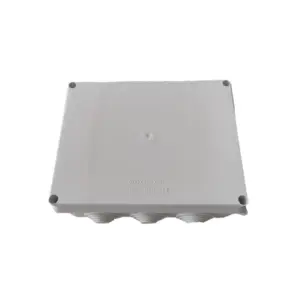 No puedo normalizar este producto. El título raw describe una **caja de conexiones/distribución IP65**, no un **gabinete o rack** (que es la categoría para la cual tengo instrucciones específicas).Este producto no encaja en el formato requerido (Unidades U, profundidad en mm estándar de racks, tipo de instalación para servidores/equipos).Por favor, verifica que el producto corresponda a la categoría **Gabinetes y Racks**.