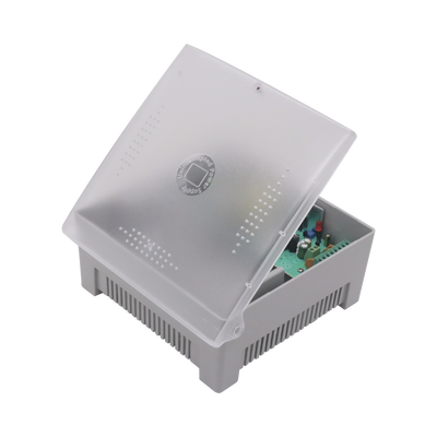 Fuente de Poder con Gabinete de 4 Salidas de 11 – 15 Vcc / 5 Amper /  Voltaje de Entrada: 96 – 264 Vca / Soporta Protección contra Sobrecorriente de Salida, Protección contra Cortocircuito / Led Indicador - imagen 1