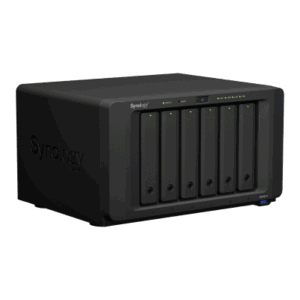 NAS Synology DiskStation DS1621+ | 6 Bahías | Procesador AMD Ryzen V1500B | 4 GB DDR4 ECC | Expansión Hasta 16 Bahías | 2 Ranuras M.2 NVMe | Puerto 10GbE RJ-45 | Compatibilidad RAID | Btrfs | Virtualización | Caché SSD.